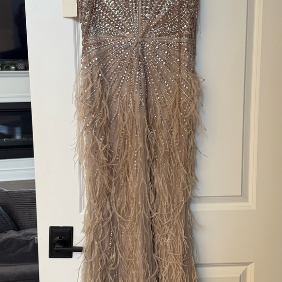 Elegant Gold Beaded Prom Gown with Feather Details BRAND NEW - Picture 14 of 17